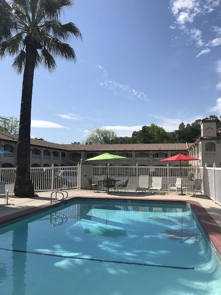 Travelodge By Wyndham Redding Ca Εξωτερικό φωτογραφία