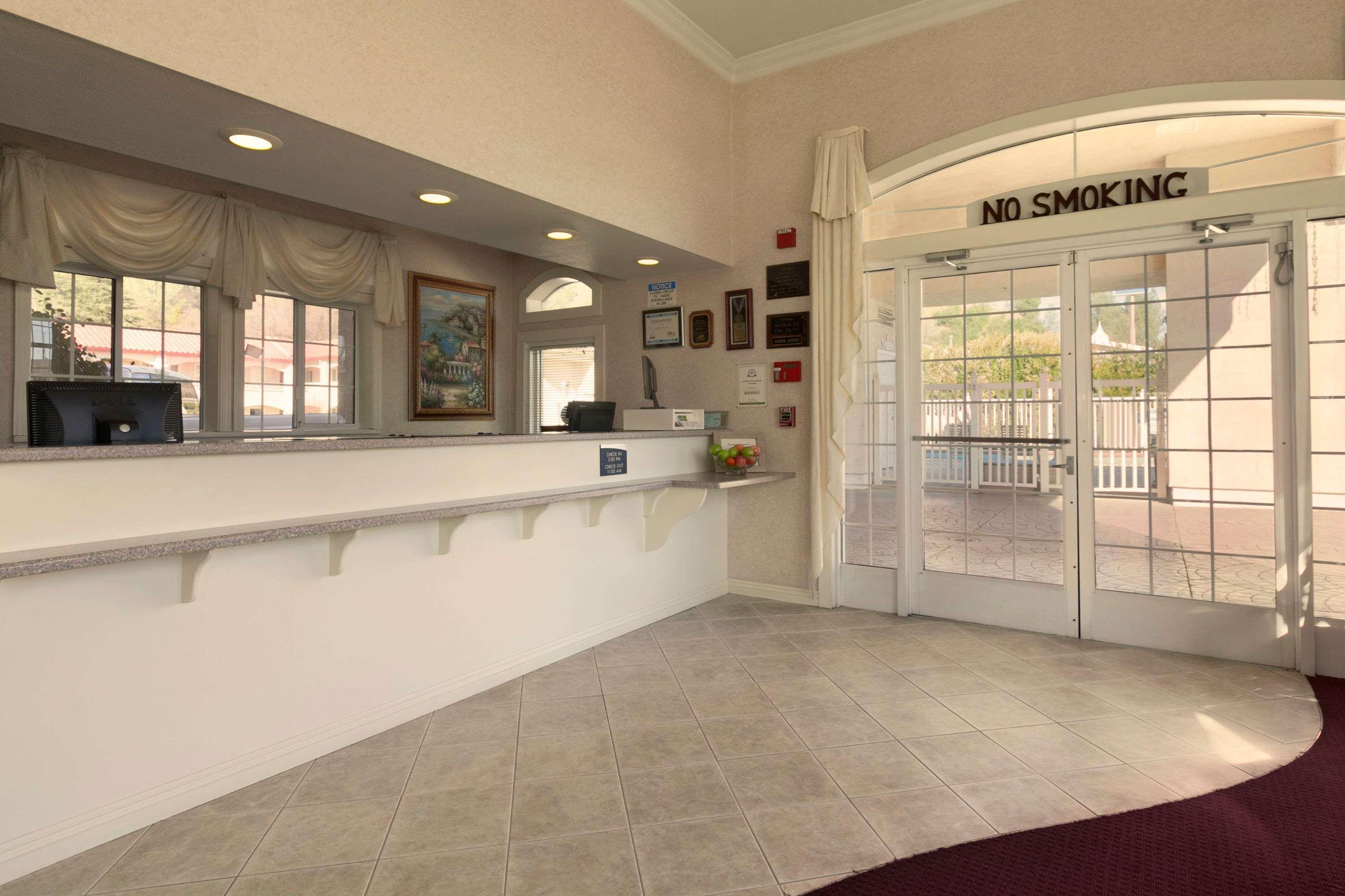 Travelodge By Wyndham Redding Ca Εξωτερικό φωτογραφία