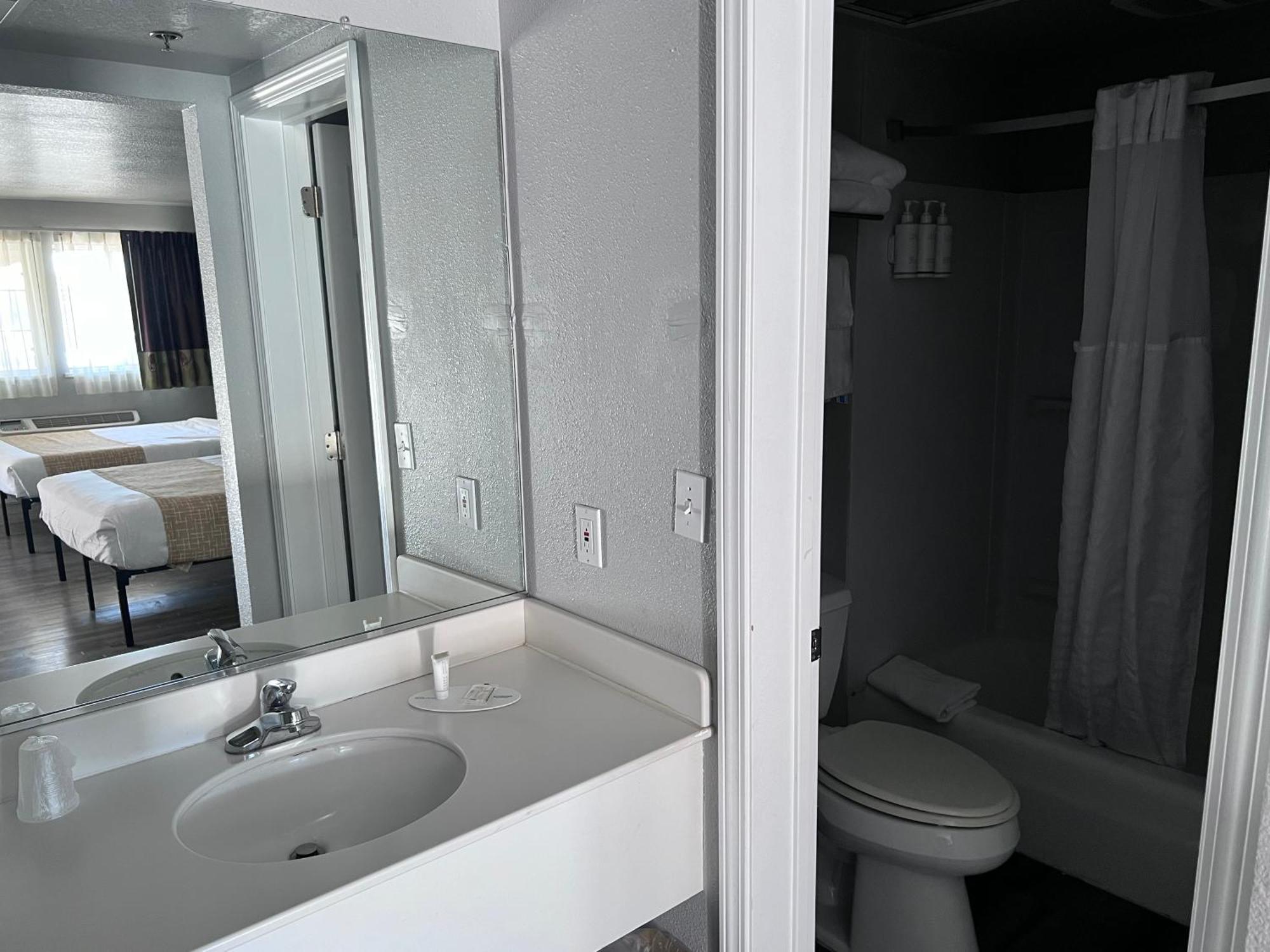 Travelodge By Wyndham Redding Ca Εξωτερικό φωτογραφία