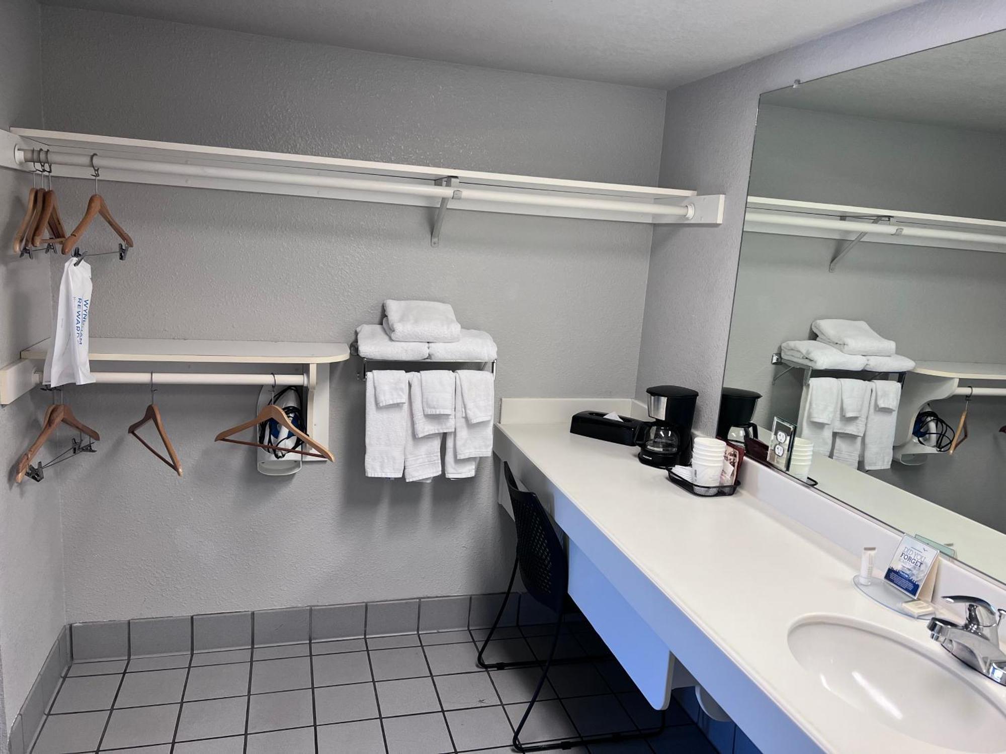 Travelodge By Wyndham Redding Ca Εξωτερικό φωτογραφία