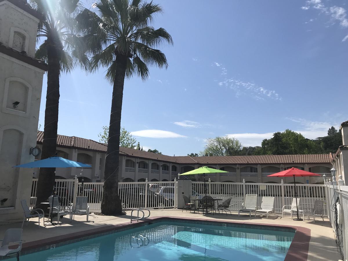 Travelodge By Wyndham Redding Ca Εξωτερικό φωτογραφία